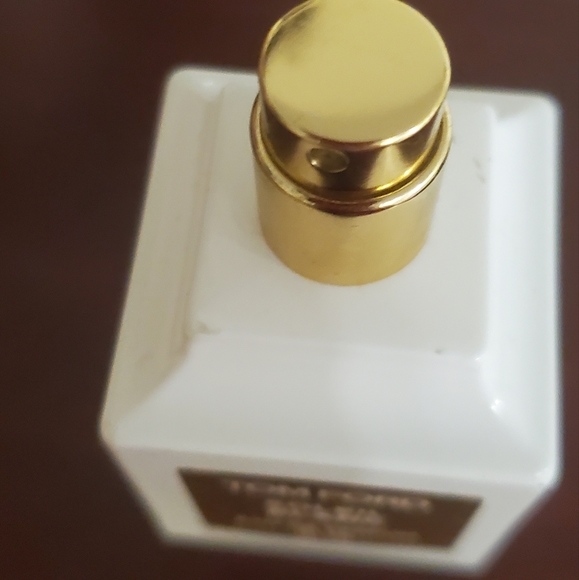 "Soleil Blanc" by Tom Ford Fragrance - Picture 4 of 6